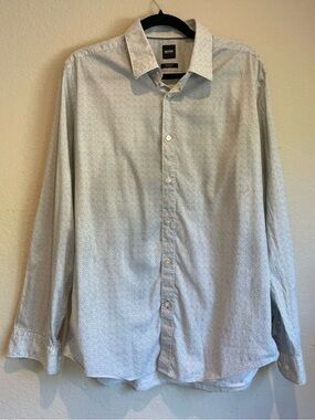 Hugo Boss Men’s Long Sleeve Button Down Top EUC - size Large